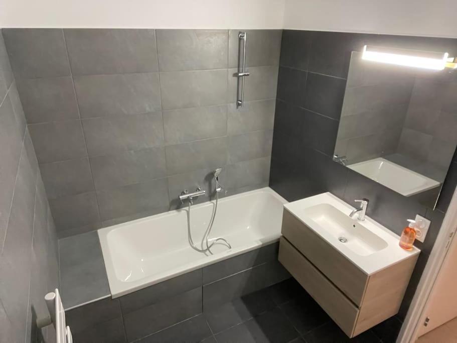Superbe T2 Neuf Bonifacio Avec Parking Gratuit Apartment Exterior photo